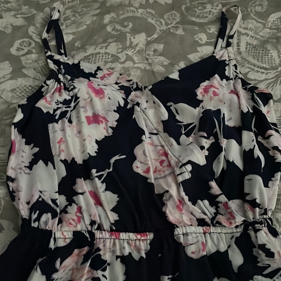 SHORT ROMPER♥️♥️SIZE SMALL - Picture 3 of 7